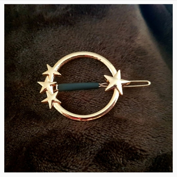 🍭💗Circle with Stars Pin (Gold finish) - Picture 4 of 4